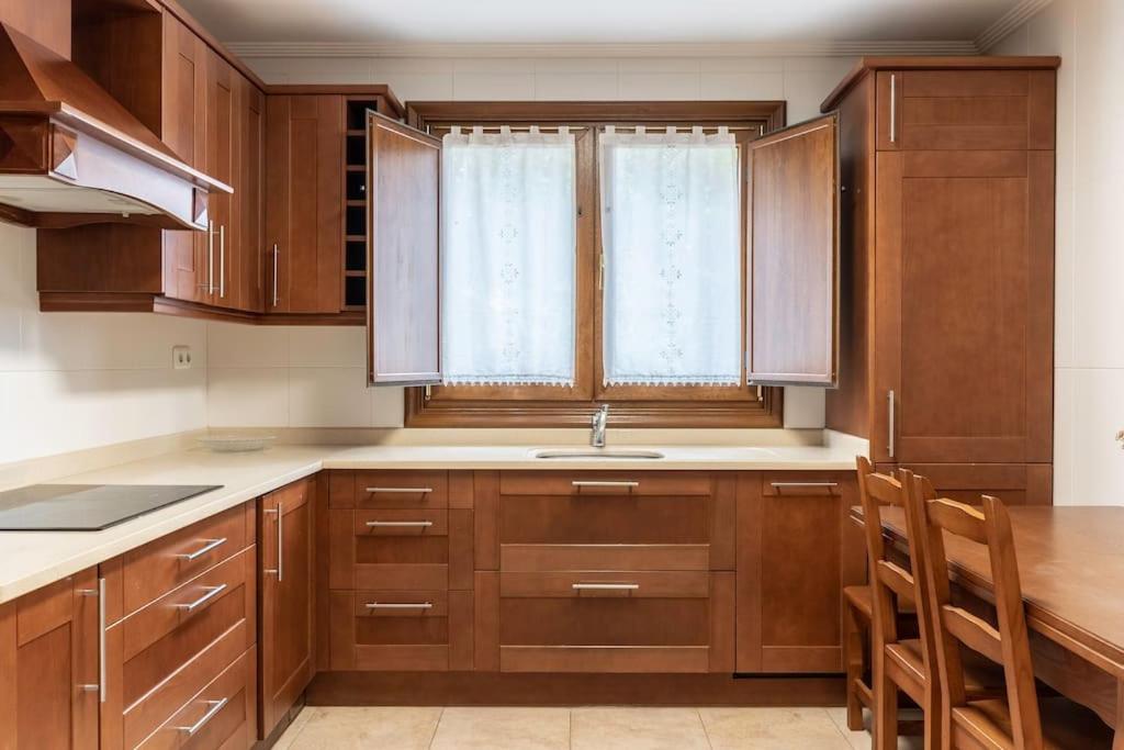 Kuchyň nebo kuchyňský kout v ubytování Caserío entre Bilbao y Urdaibai