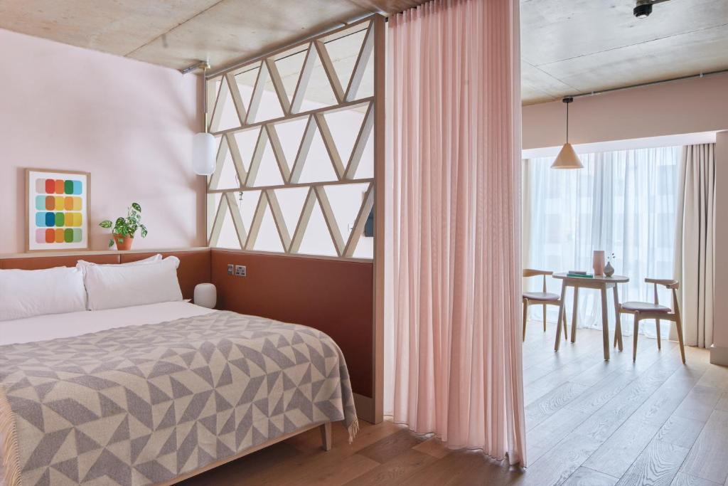 
One Bedroom Open Plan Suite
