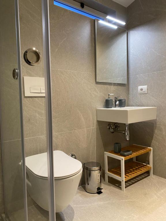 Living Studio Apartments - Image 10