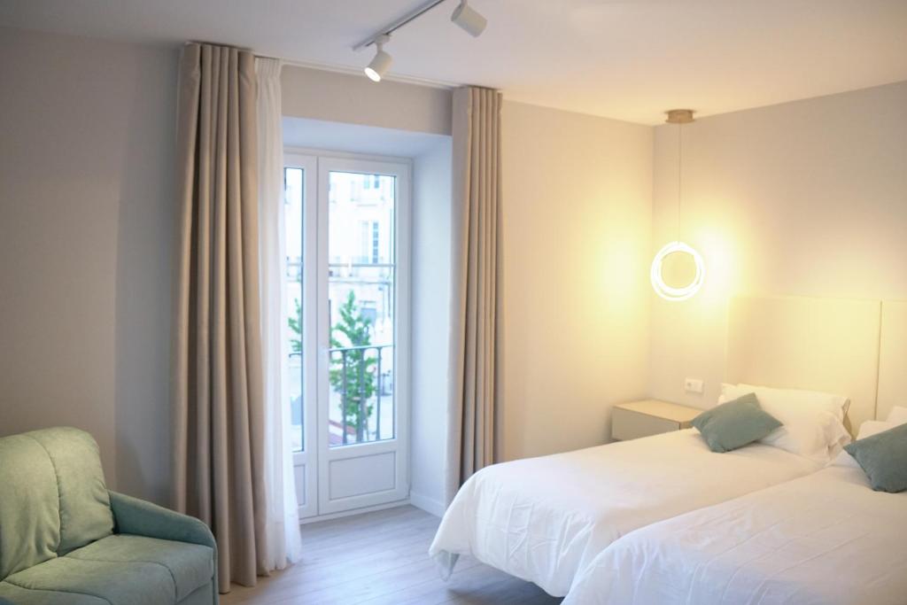 APARTAMENTOS LA FLORA BURGOS todos con aire acondicionado y ascensor - 4