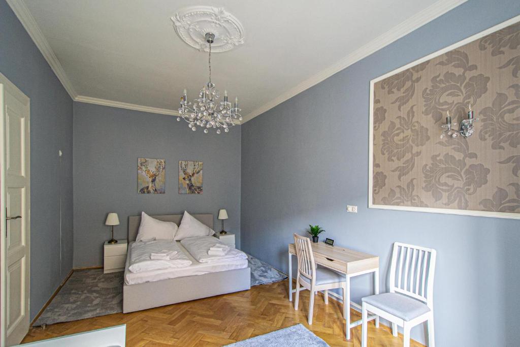 Postel nebo postele na pokoji v ubytování Luxury Central 150m2 Apartment on Wencelas Square with Private Garage