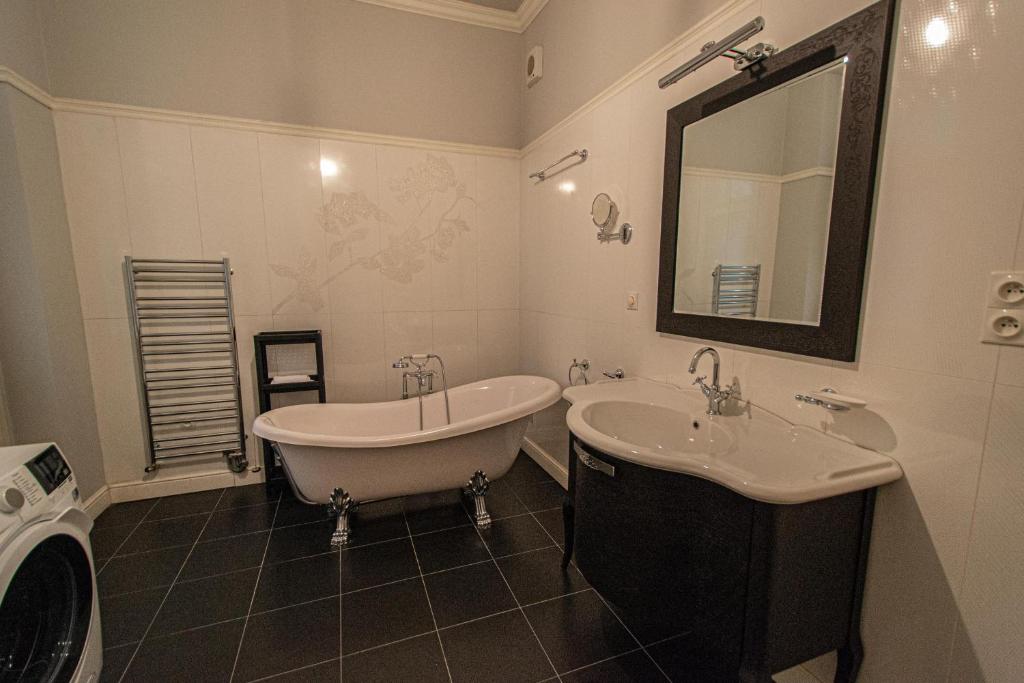 Koupelna v ubytování Luxury Central 150m2 Apartment on Wencelas Square with Private Garage