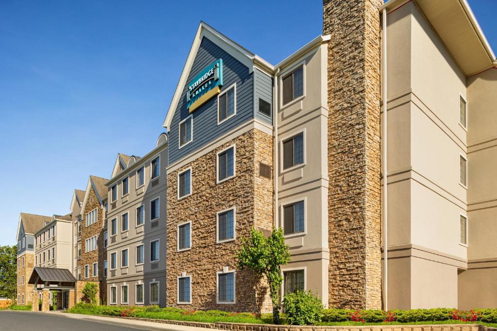 a rendering of the front of a hotel at Staybridge Suites Allentown Airport Lehigh Valley, an IHG Hotel in Allentown