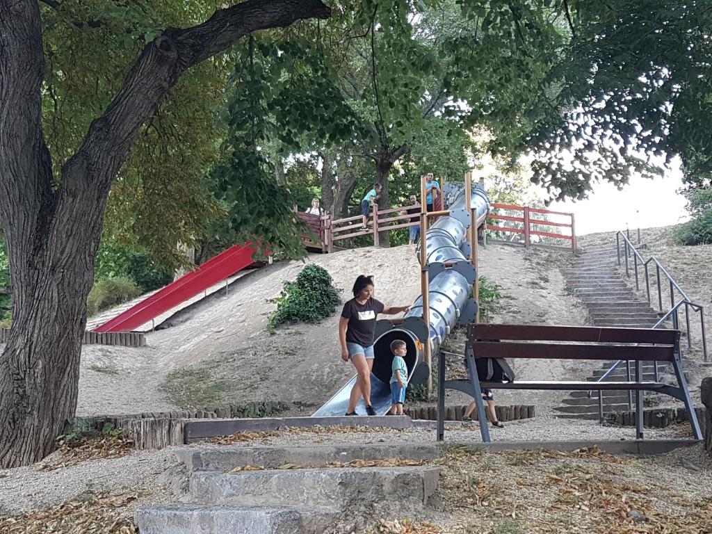 Hostia v ubytovaní Központhoz közeli - Cool Tettye Apartman