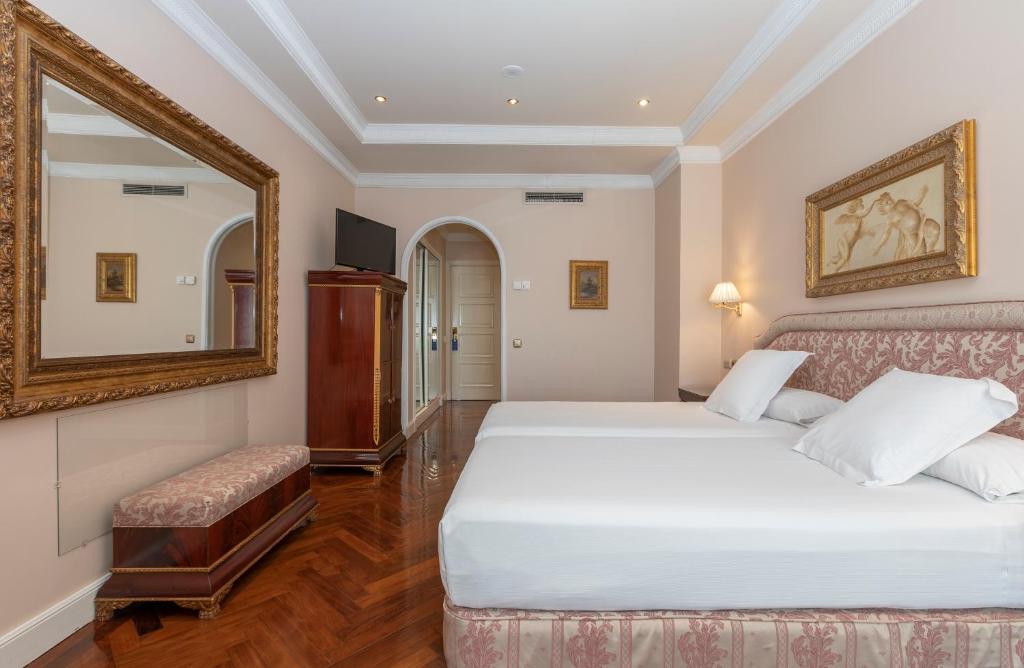 Hotel Alameda Palace - 11