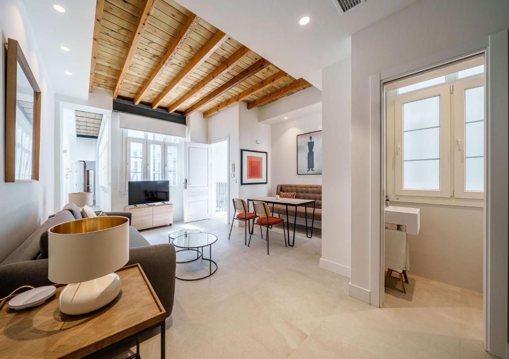 Televízia a/alebo spoločenská miestnosť v ubytovaní Homely Málaga Mariblanca 17, Vegafuente Apartments