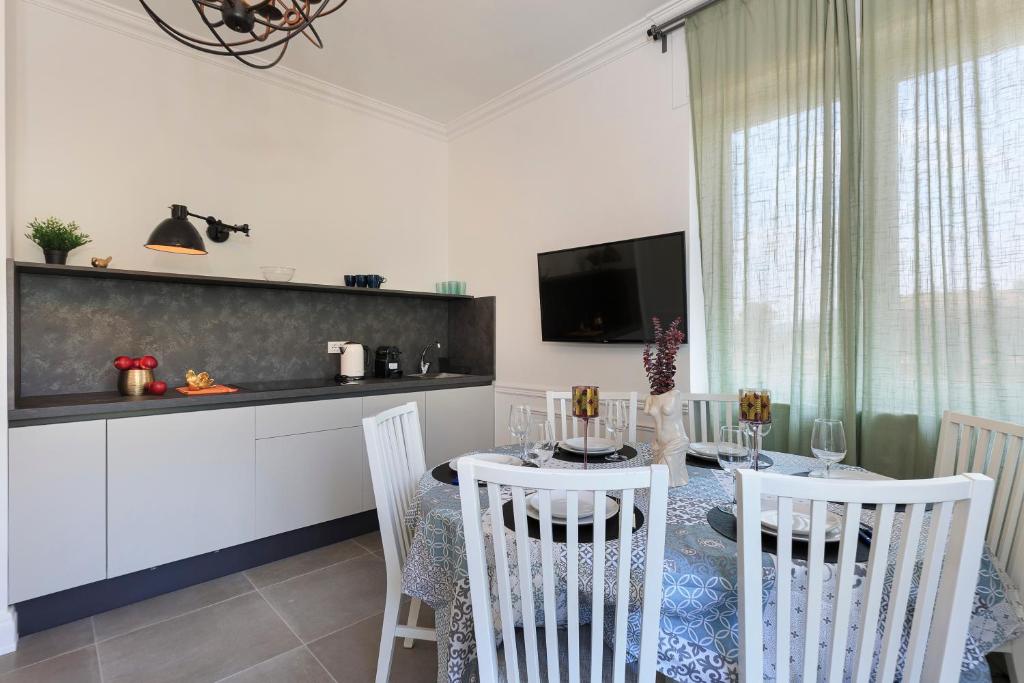 A television and/or entertainment centre at Appartamento Cloe
