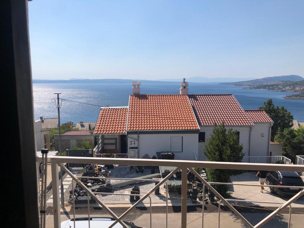 Holiday house Klenovica for 2 - 7 persons with 3 bedrooms - Apartamento De Tres Habitaciones