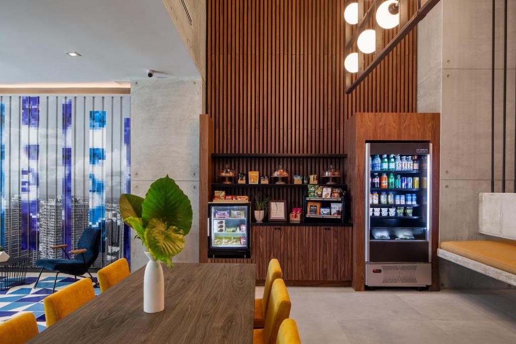 Nápoje v ubytování Atwell Suites Miami Brickell by IHG