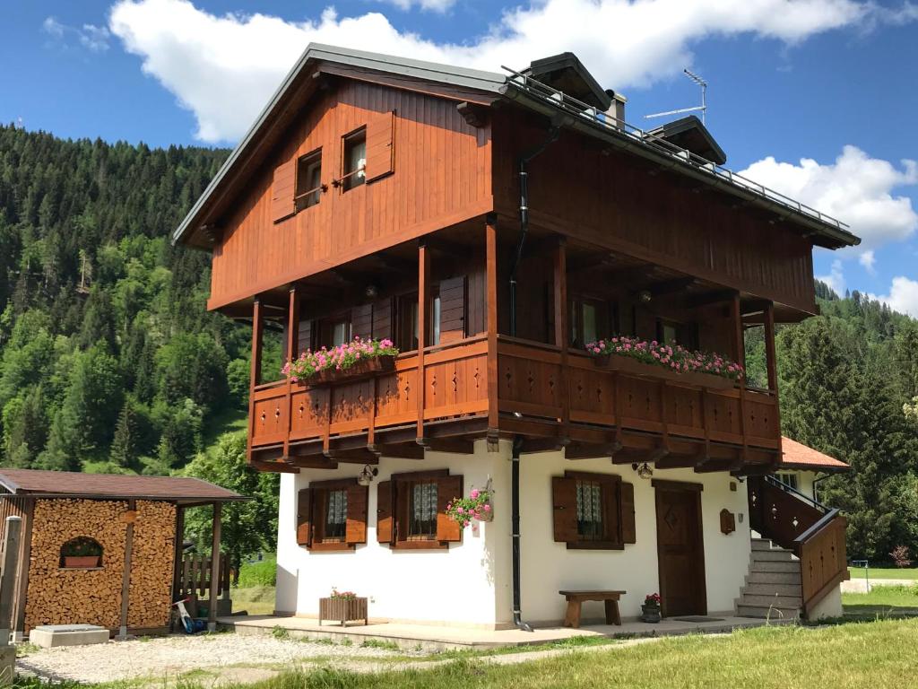 The building in which Az apartmant is located