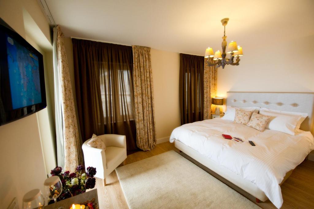 Mir Boutique Hotel - 10