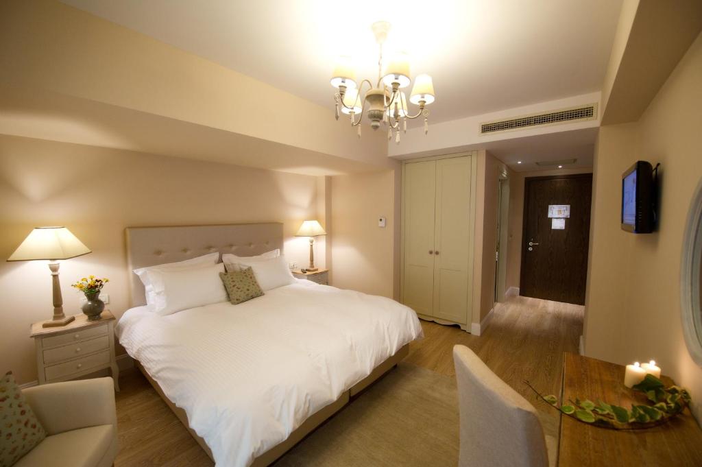 Mir Boutique Hotel - 17