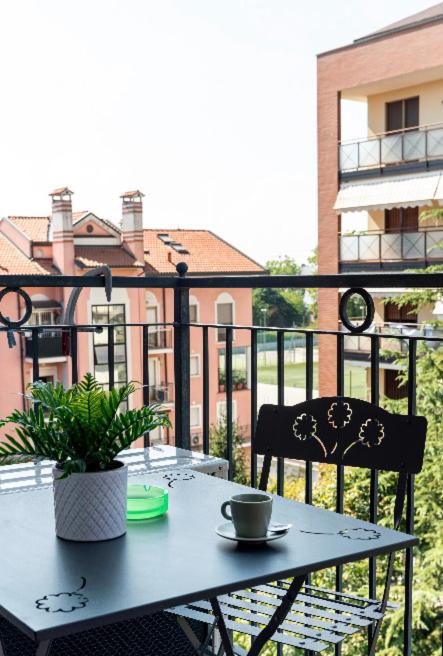 Balkon lub taras w obiekcie Casti - Appartamento MM3 Comasina