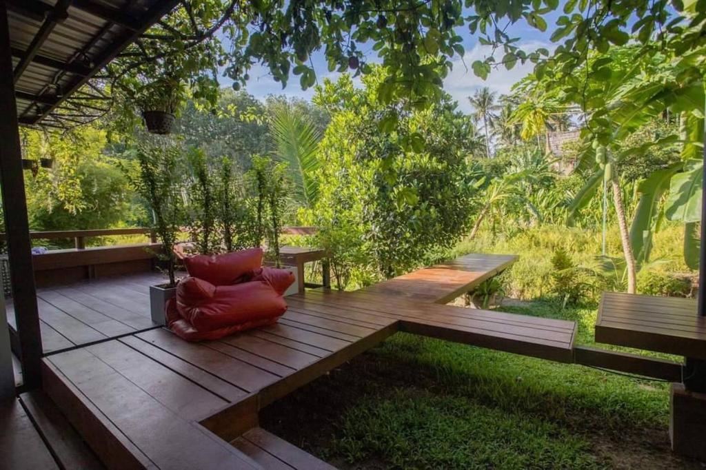 Zahrada ubytování Nut & Non Pool Villa by Duangtham