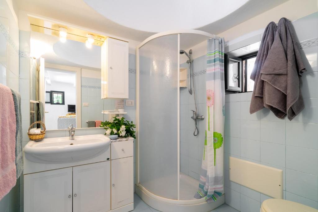 A bathroom at La Pajara de la Urpe