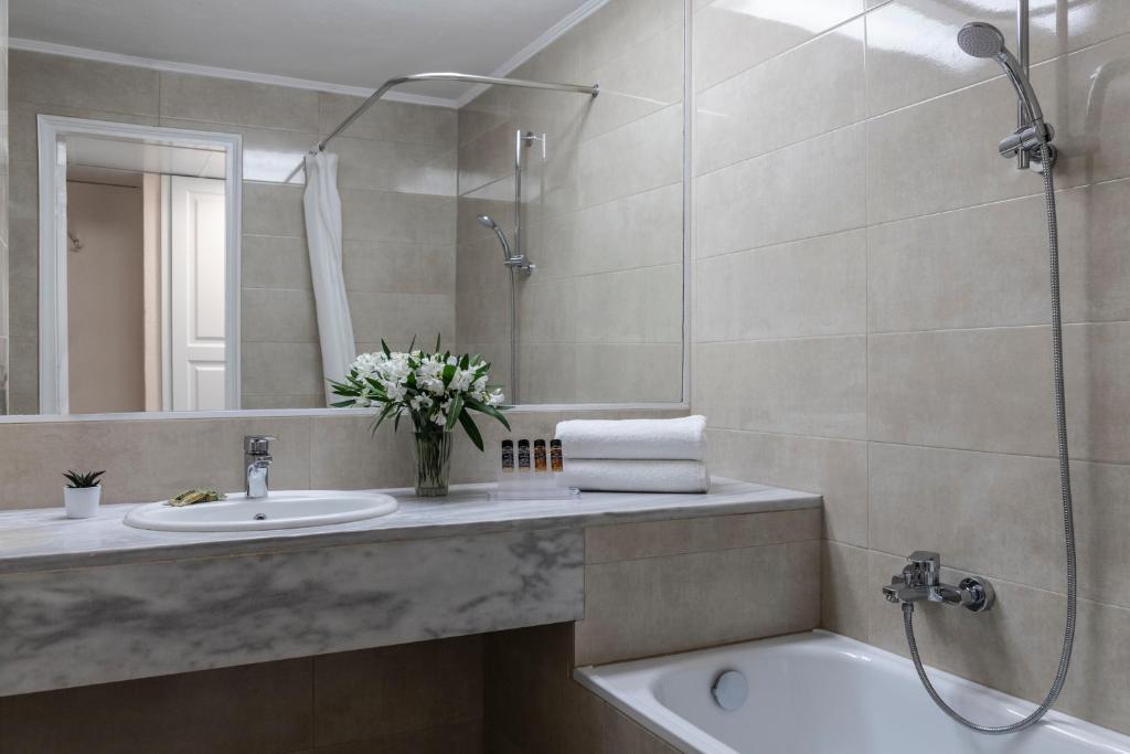 Koupelna v ubytování Amalia Hotel Kalambaka