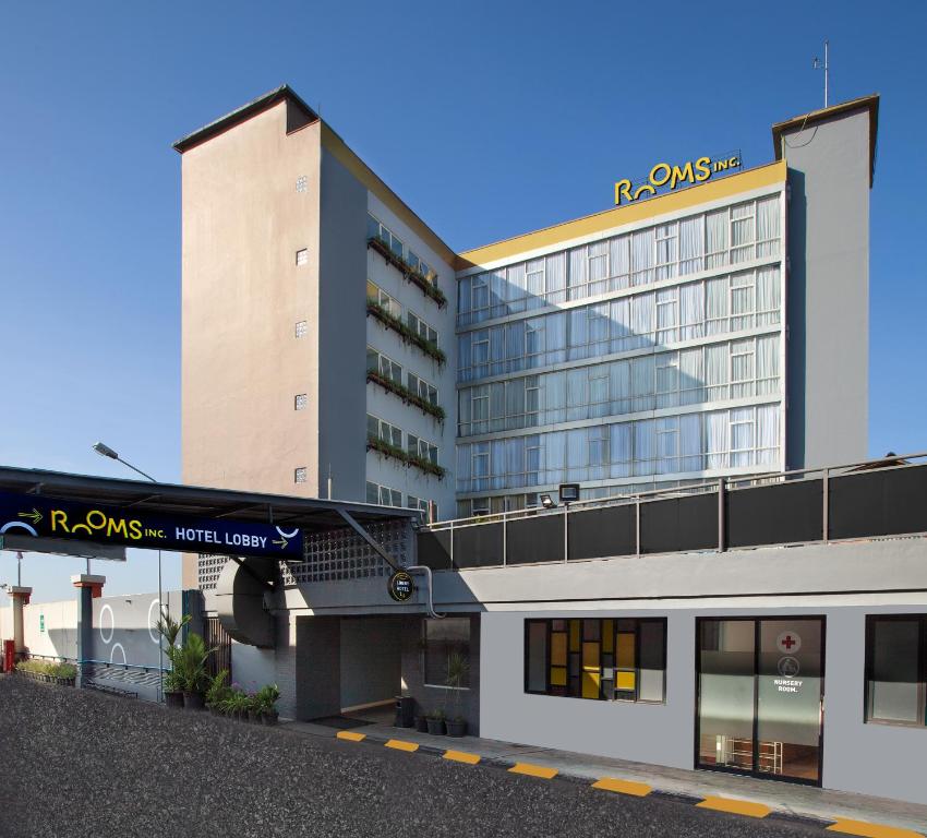 una rappresentazione di un hotel con un edificio di Rooms Inc BTC Bandung a Bandung