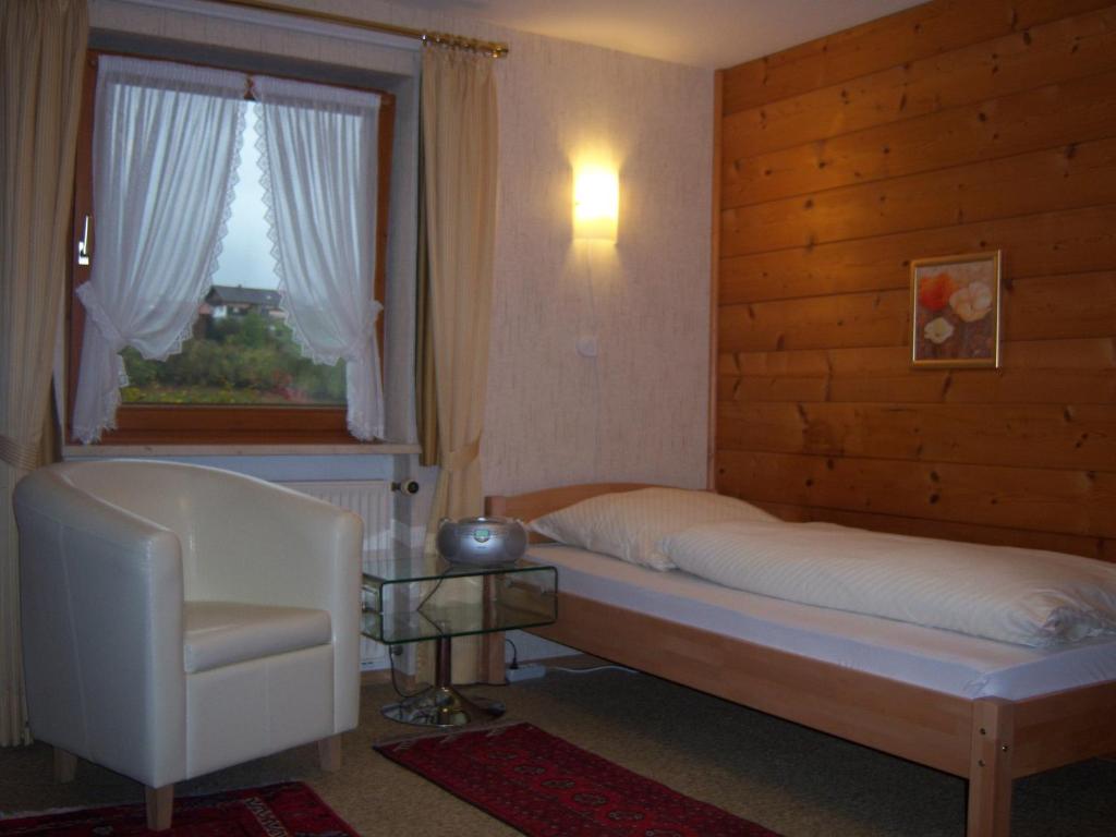 Postel nebo postele na pokoji v ubytování Gästehaus Böck