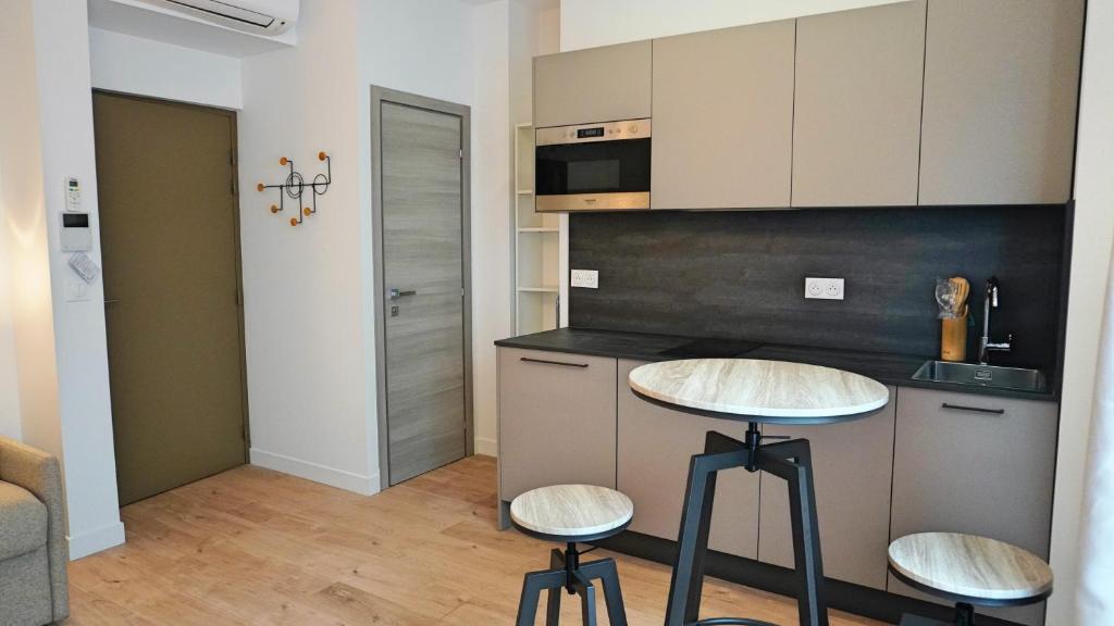 Kuchyňa alebo kuchynka v ubytovaní Proche Carlton & Croisette, Appartement 203