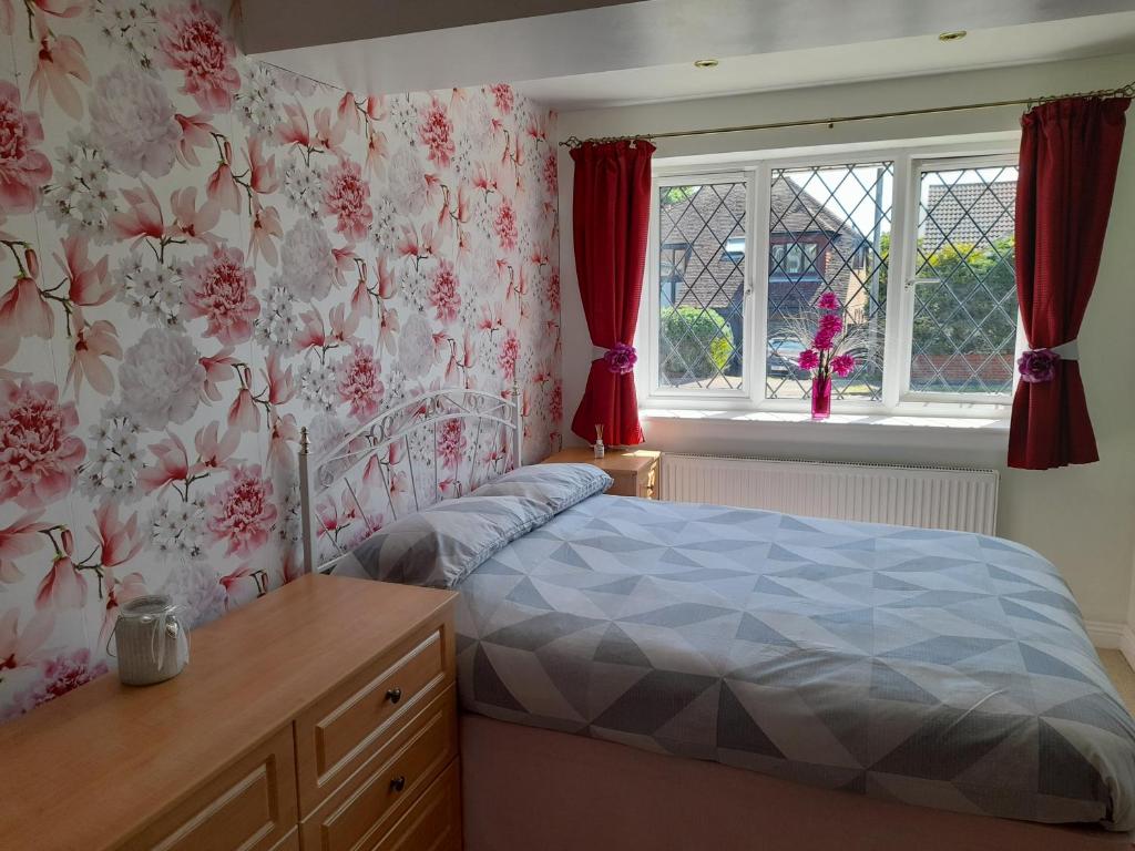 Ліжко або ліжка в номері Private Guest Suite close to Brighton and Newhaven Ferry Port