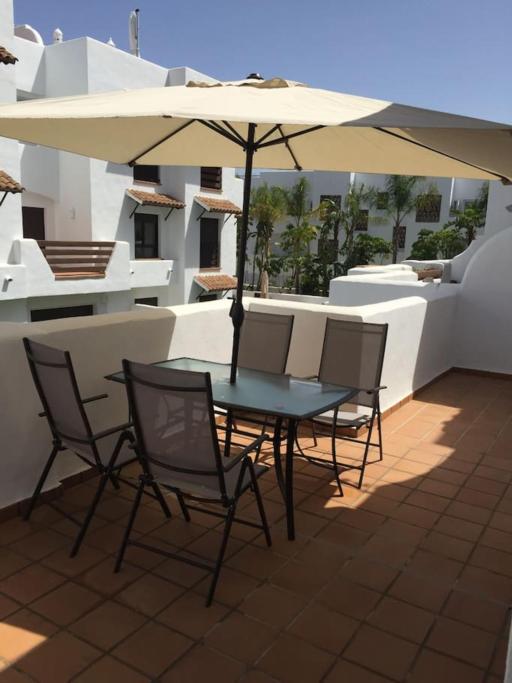 Balkón nebo terasa v ubytování Luxury apartment in Golf Hills, Estepona.