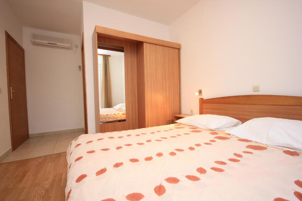 Posteľ alebo postele v izbe v ubytovaní Double Room Zaglav 8144a