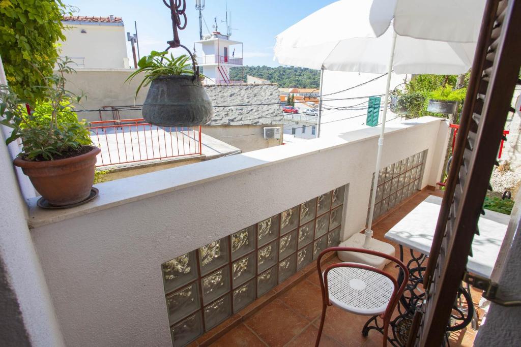 Balkón nebo terasa v ubytování Apartments and rooms with WiFi Makarska - 11063