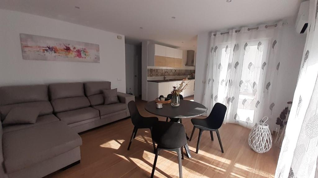 Posedenie v ubytovaní Apartamento CampoMar