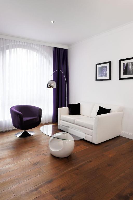 Central Hotel - Junior Suite