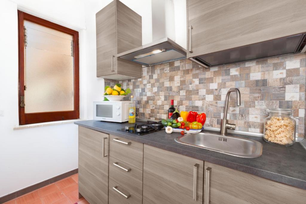 Kuchyňa alebo kuchynka v ubytovaní Estate4home - SOFIA FLORA