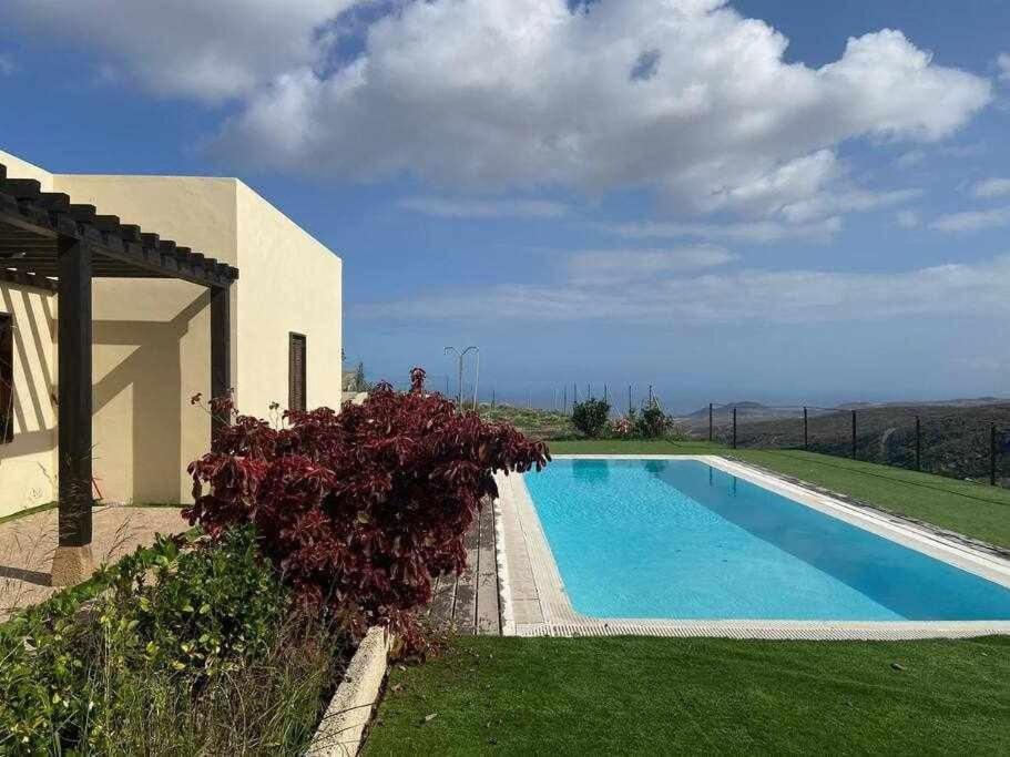 Country house with shared pool and views - Two-Bedroom House