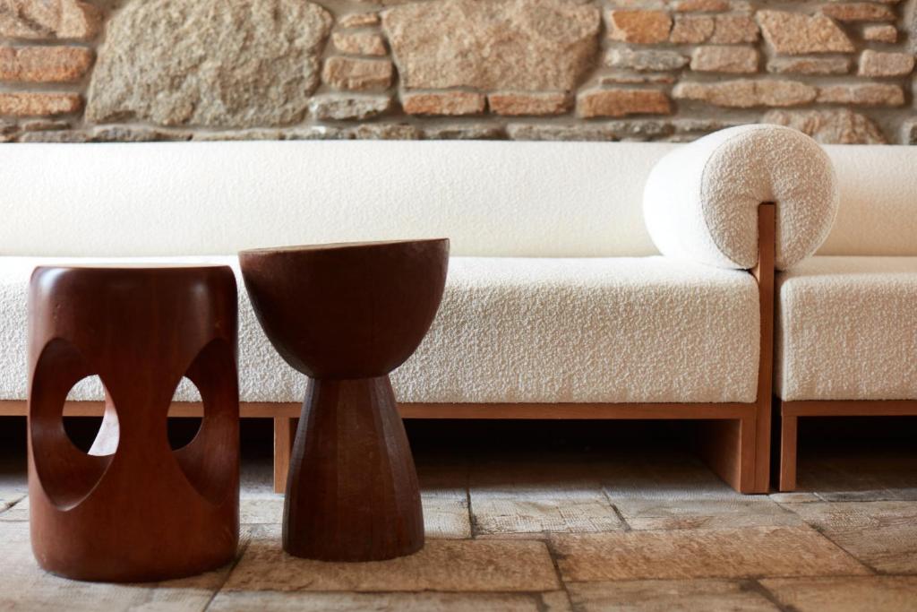Posezení v ubytování Mykonos Theoxenia, a Member of Design Hotels