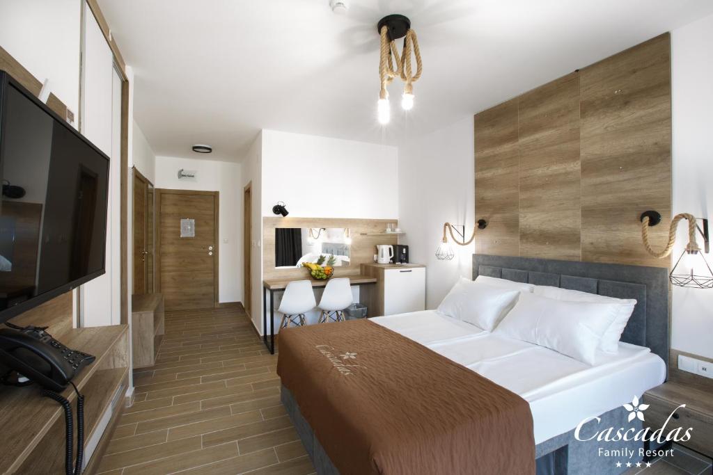 Cascadas Family Resort - 