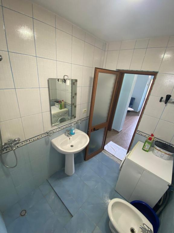 White & Blue Apartment's - Image 3