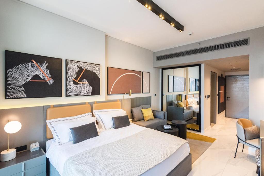 GHH Studio Apartment with Swimming Pool, Sauna & Gym Access, Dubai