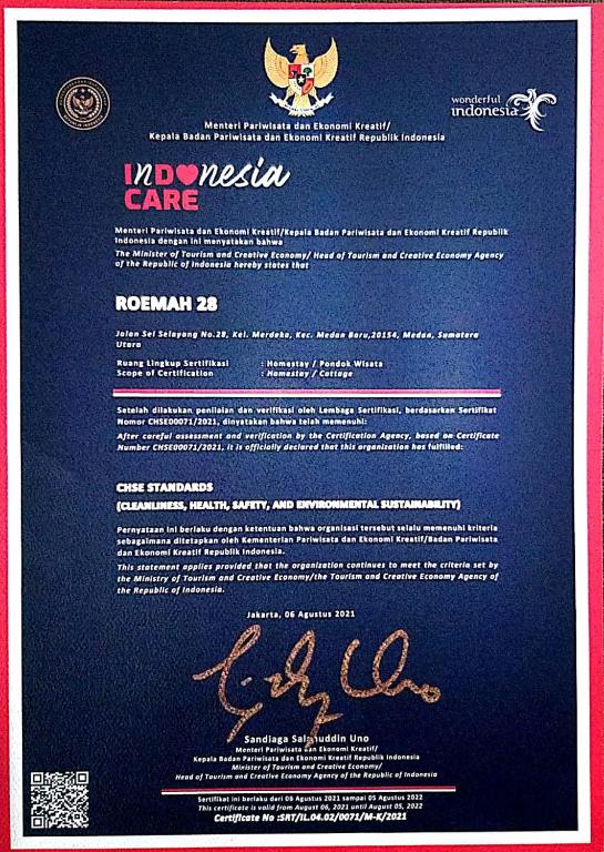 Certifikát, hodnocení, plakát nebo jiný dokument vystavený v ubytování Roemah 28 Syariah