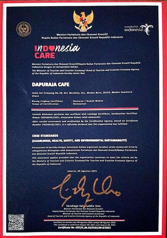 Certifikát, hodnocení, plakát nebo jiný dokument vystavený v ubytování Roemah 28 Syariah