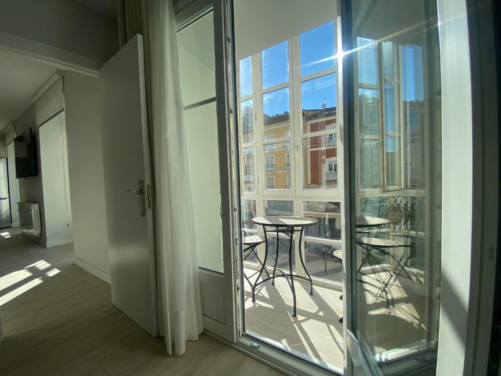 APARTAMENTOS LA FLORA BURGOS todos con aire acondicionado y ascensor - 10