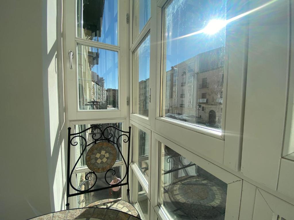 APARTAMENTOS LA FLORA BURGOS todos con aire acondicionado y ascensor - 11