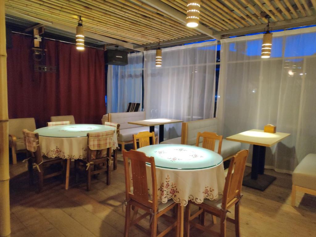 Restaurace v ubytování 多依湾客栈Havre de paix DuoYiWan