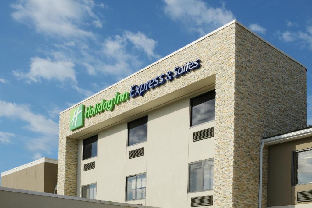 Holiday Inn Express & Suites - Williamstown - Glassboro by IHG photo