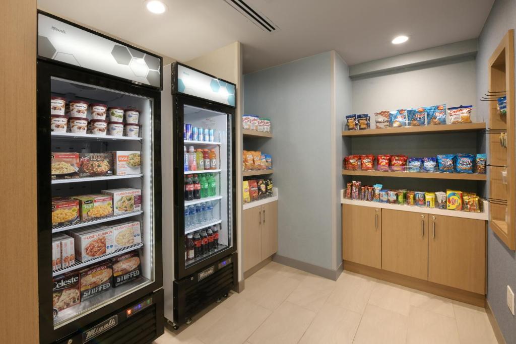 Holiday Inn Express & Suites - Williamstown - Glassboro by IHG photo