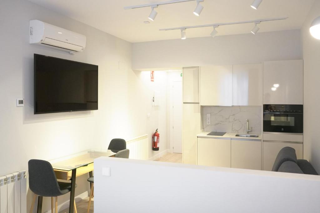 APARTAMENTOS LA FLORA BURGOS todos con aire acondicionado y ascensor - 18