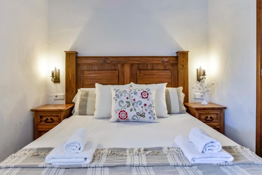 Posteľ alebo postele v izbe v ubytovaní Villas Guzman - San Jaime
