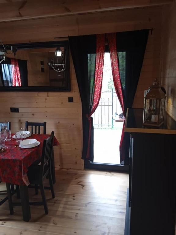 Domek na grapie - Three-Bedroom Chalet