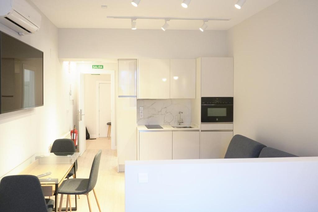 APARTAMENTOS LA FLORA BURGOS todos con aire acondicionado y ascensor - 19