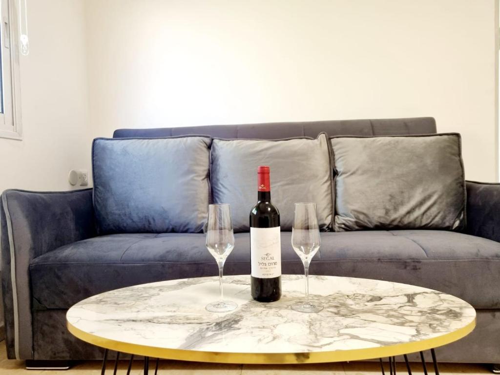 Un lugar para sentarse en דירה בסטייל