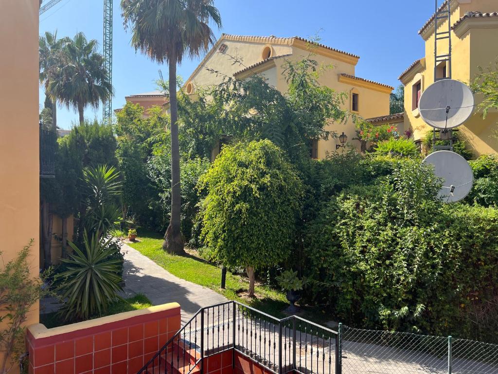 Zahrada ubytování Spacious Golden Mile Townhouse