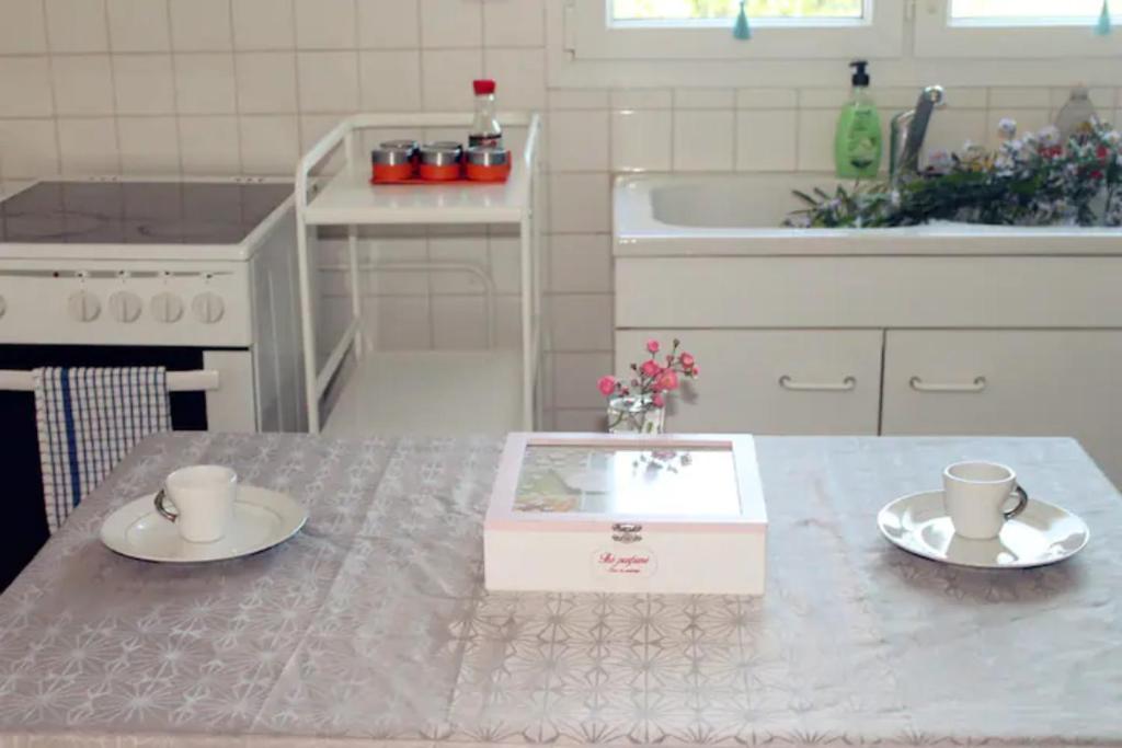 Kuchyňa alebo kuchynka v ubytovaní Maison calme et idéalement placée caen/st contest