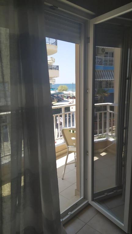 A balcony or terrace at La MER Rooms Peraia
